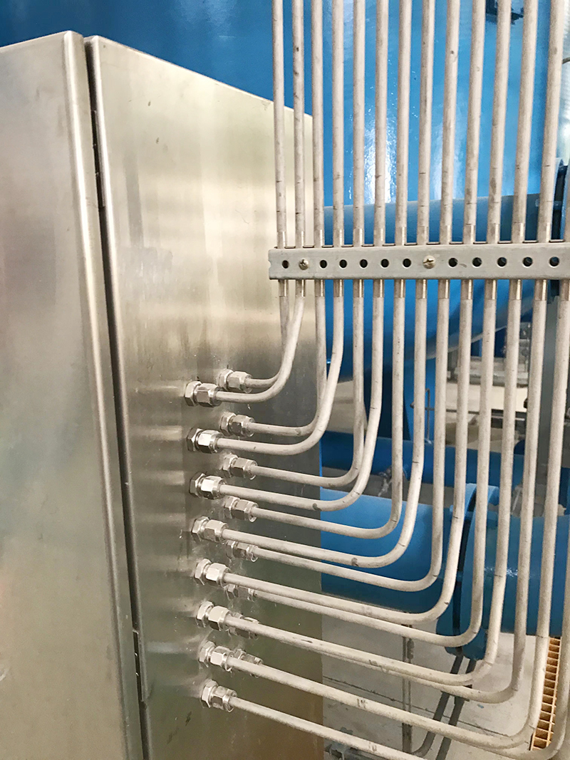 雙卡套直通穿板接頭在電廠儀控管路上應(yīng)用