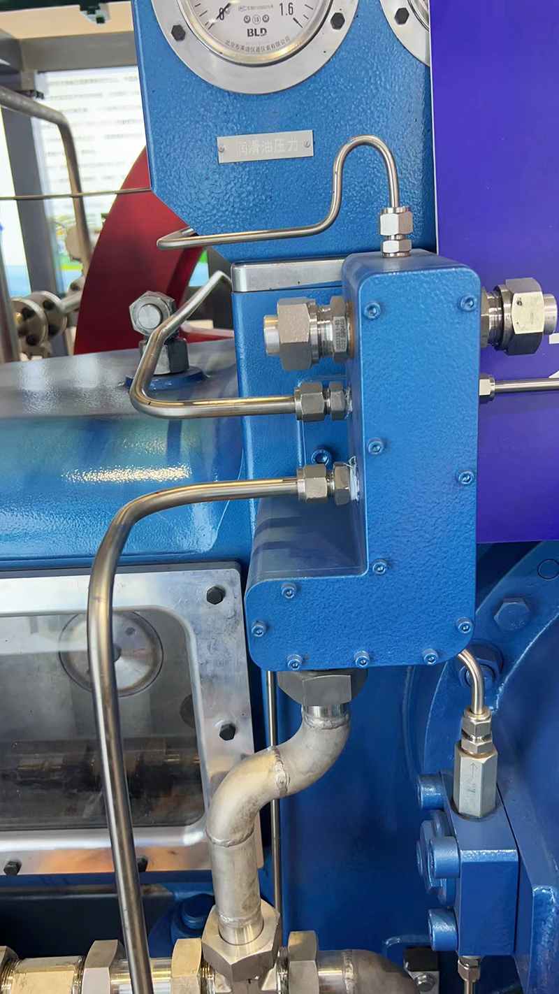 雙卡套三通中間接頭配套國內(nèi)品牌壓縮機(jī)管路上使用